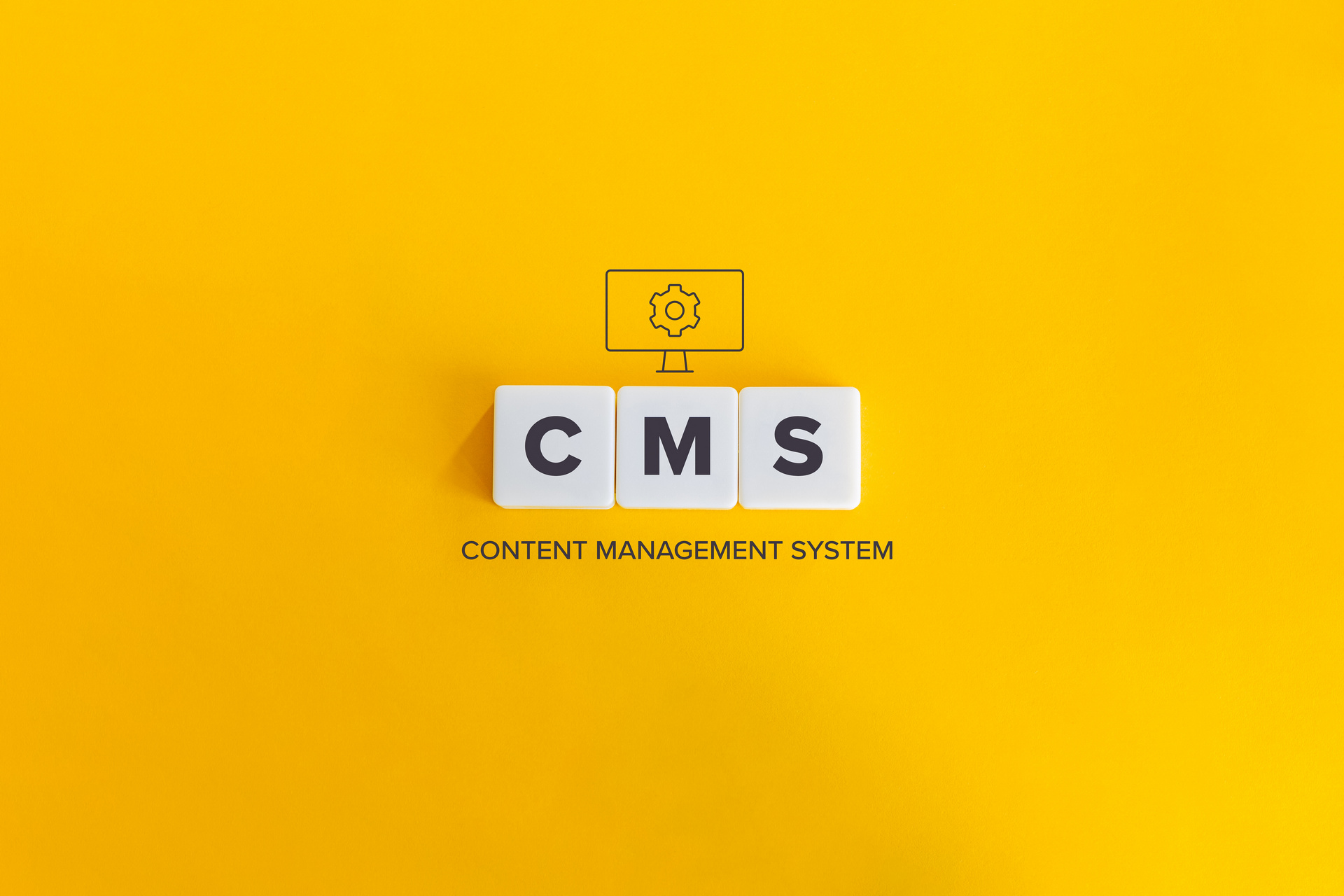 Czym jest CMS i kiedy warto się na niego zdecydować?